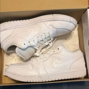 Jordan Women’s 9 White Sneakers